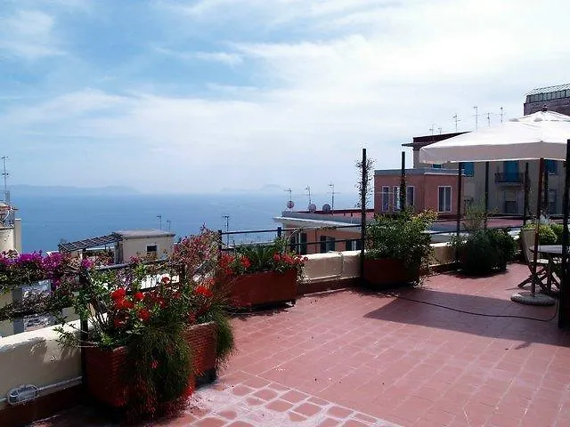 Apartment Una Terrazza Sul Golfo Naples Italy