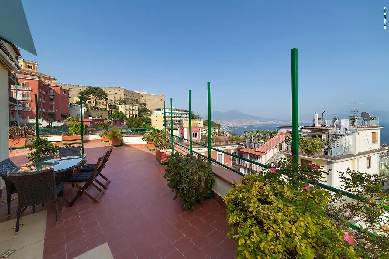 Apartment Una Terrazza Sul Golfo Naples Italy